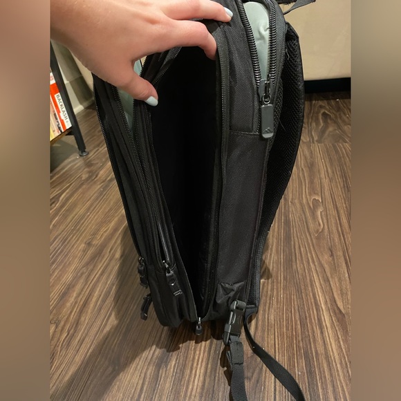 Brenthaven Backpack - Picture 6 of 8